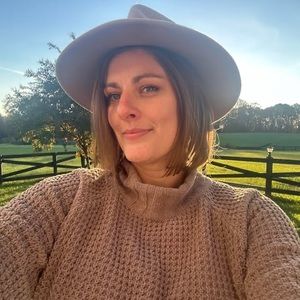 Meet your Posher, Leigh